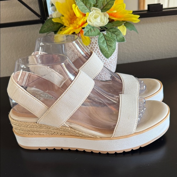Madden Nyc Shoes - Madden NYC Talla Beige Wedge Sandals